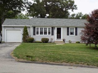 91 Viceroy Rd, Warwick, RI 02886
