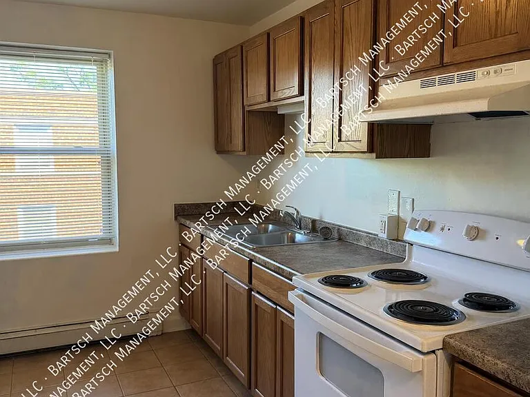 7833 W Becher St #18 — Photo 6