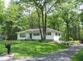 6 Coed Dr, Easthampton, MA 01027