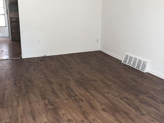 2nd image of 1413 N 32nd St