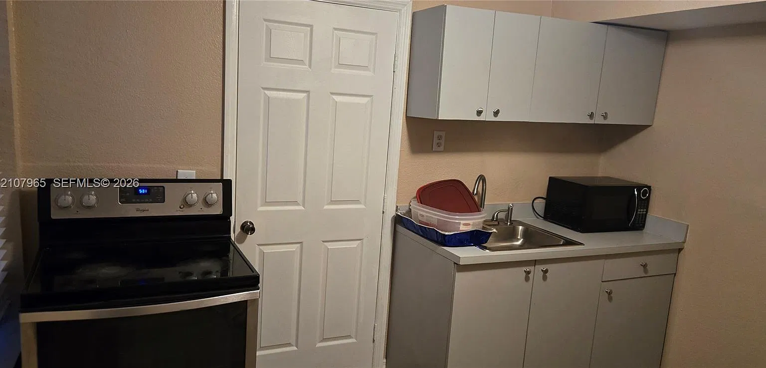 Melrose Park Estates — Photo 3