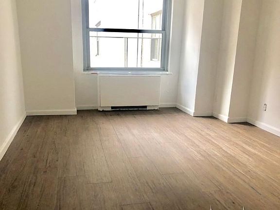 2nd image of 245 E 63rd St APT 618
