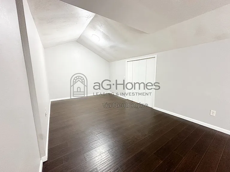 7216 NW 13th St — Photo 14