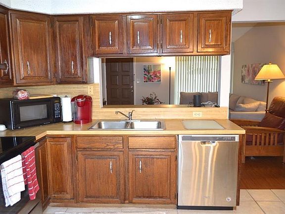 5th image of 11900 Broad Oaks Dr #A