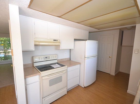 3rd image of 261 Croft Dr