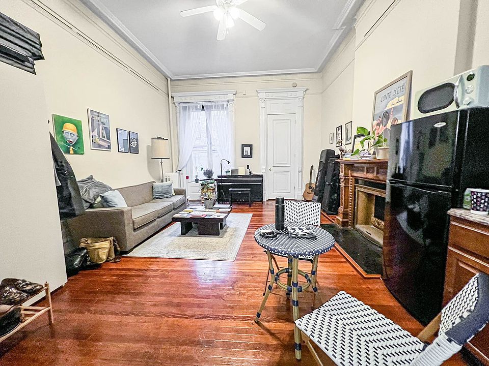 1st image of 132 W 73rd St #2R