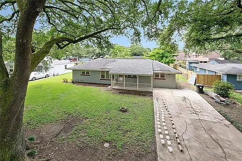 203 Cambridge Ct Photo 1