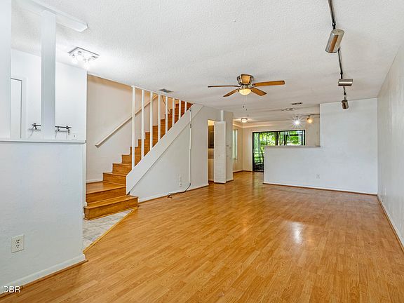 4th image of 190 W Sandalwood Ct