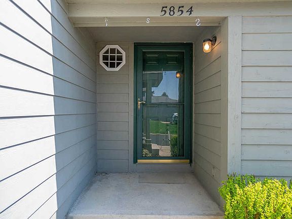 5th image of 5854 Blendon Place Dr #8B