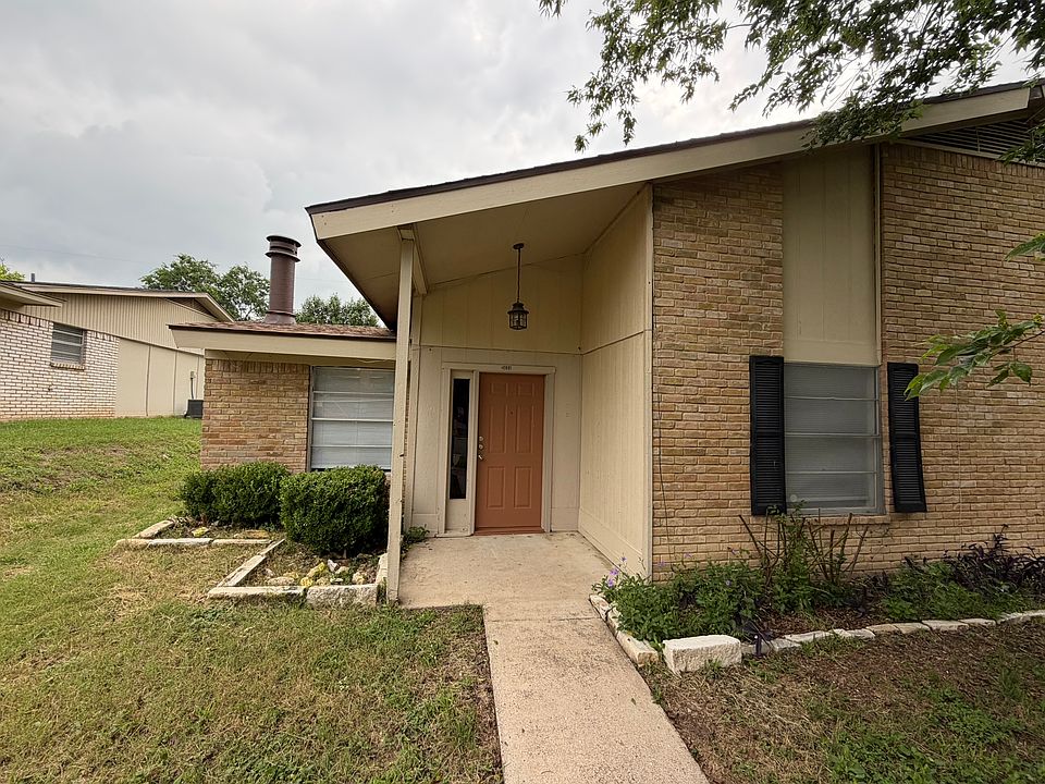 1st image of 3608 Robinhood Dr