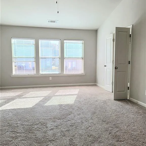 76 Greenfield Dr — Photo 11