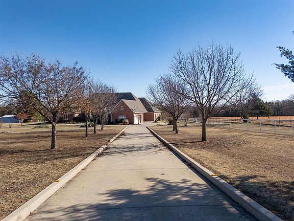 4th image of 18301 Drummond Rd