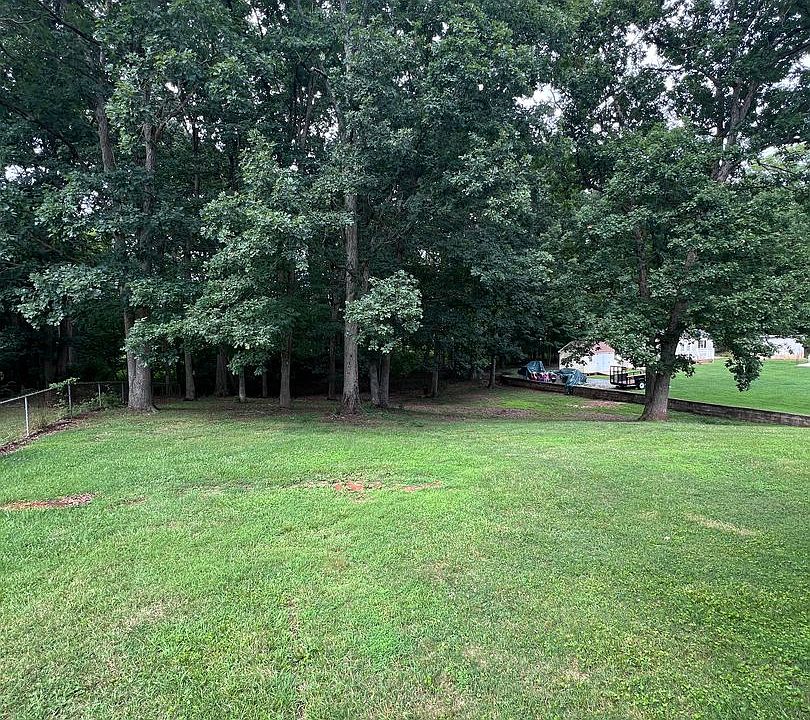 2nd image of 267 Mountain Peak Dr