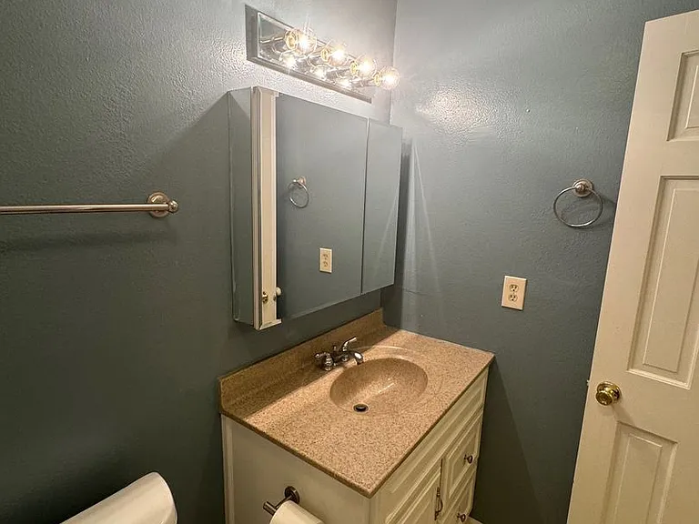 3000 Broadway St #16 — Photo 11