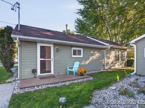 4111 E Joy Rd, Shelbyville, MI 49344