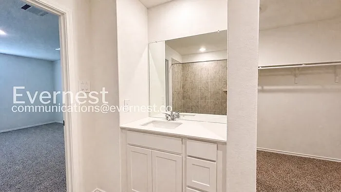 16043 Mahogany Way — Photo 6