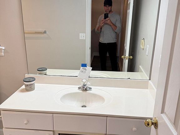 4th image of 801 Forest Cove Ct