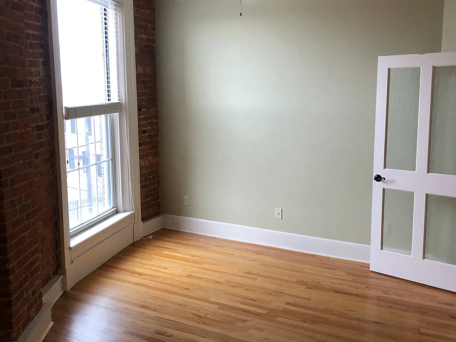 27 Broadway St — Photo 4