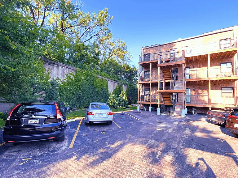 4002 S Calumet Ave — Photo 18