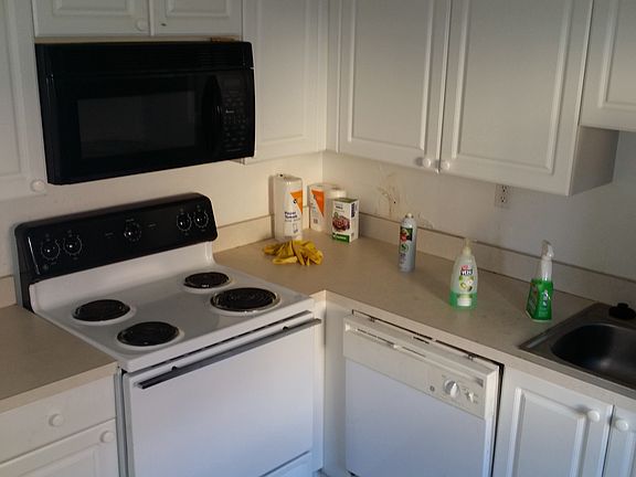 3rd image of 204 Pine Violet Ct APT 101