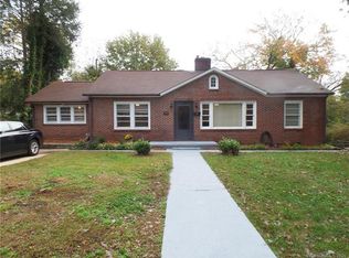 1514 3rd St NW, Hickory, NC 28601