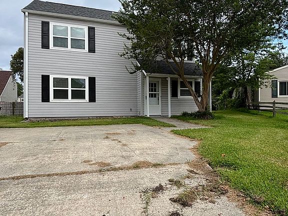 2nd image of 124 E Saltwood Pl