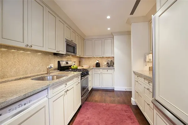 Sold by Qwest Residential Downtown LLC | media 4