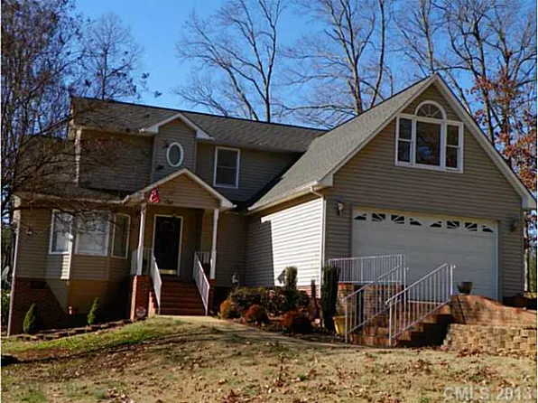 112 N Shore Dr, Cherryville, NC 28021