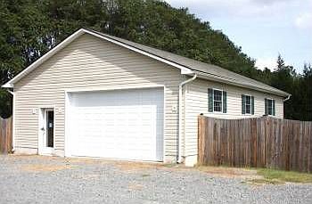4th image of 6215 Nicole Dr