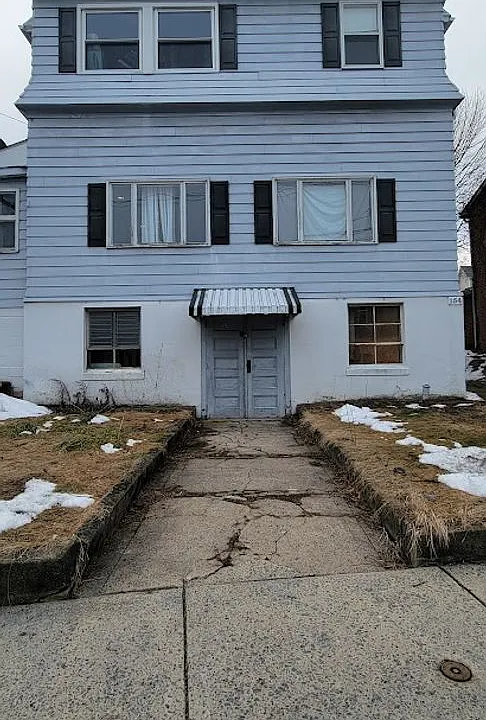 154 Garibaldi Ave