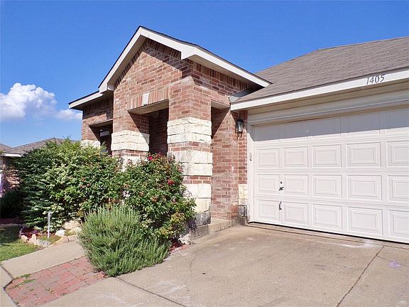 3rd image of 1405 Lauren Dr