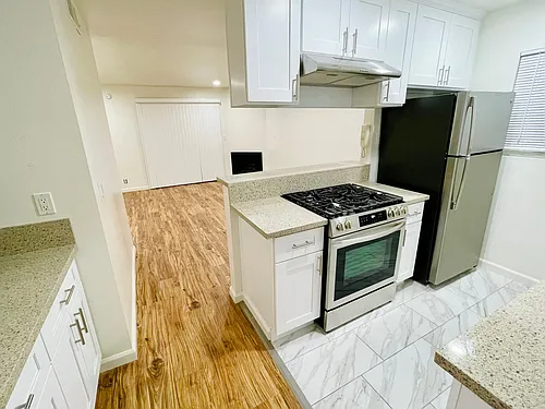 2233 S Bentley Ave #107 Photo 1