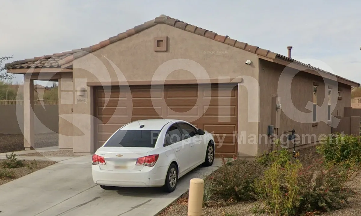3 bed, 2.0 bath, 1467 sqft, $2,100 — Photo 1