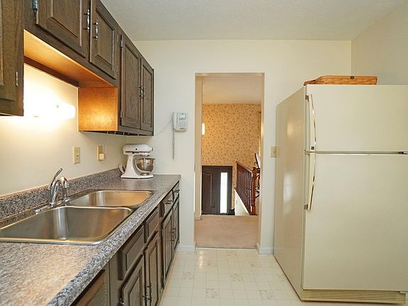 5th image of 4263 Cider Mill Dr