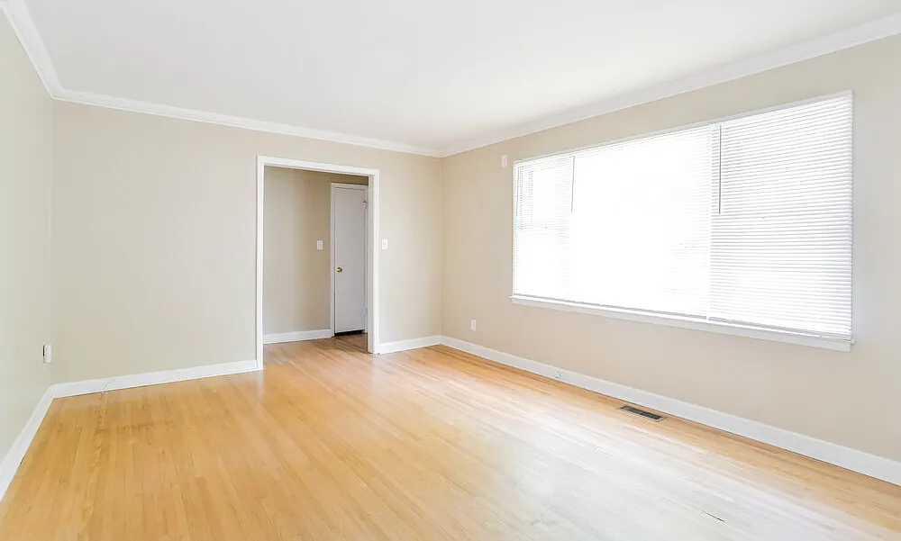 3 bed, 2.0 bath, 1300 sqft, $1,670 — Photo 4