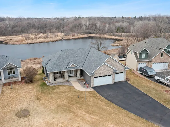 707 Bergman Ct, Isanti, MN 55040