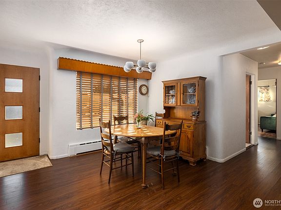 3rd image of 615 Dean Drive