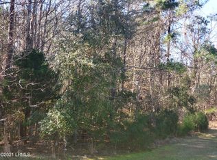 144 Tombee Rd, Saint Helena Island, SC 29920
