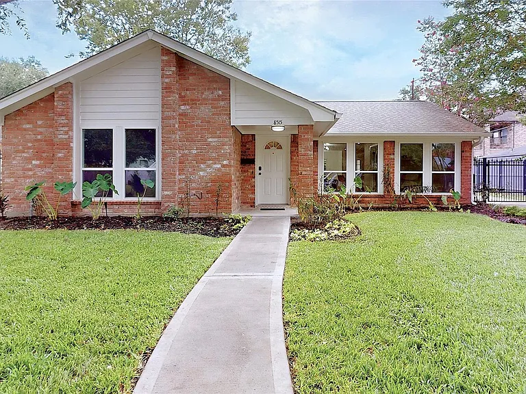 8515 Mullins Dr — Photo 20