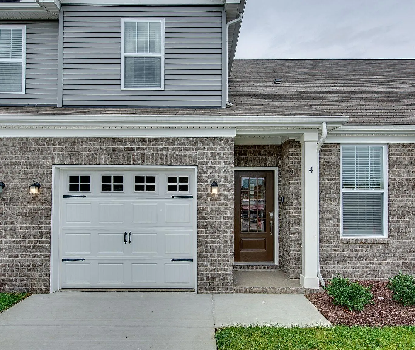 3 bed, 2.5 bath, 1729 sqft, $1,999 — Photo 1