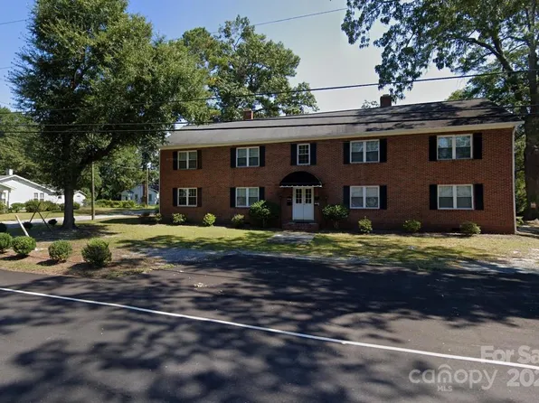 520 3rd St, Cheraw, SC 29520