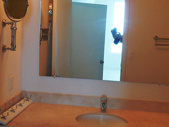 5th image of 1800 N Bayshore Dr APT 1214