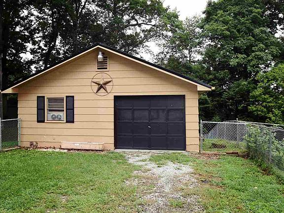 4th image of 742 Pritchard Dr