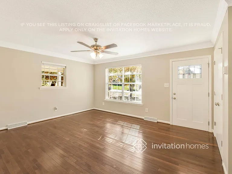 112 Rockledge Dr — Photo 3