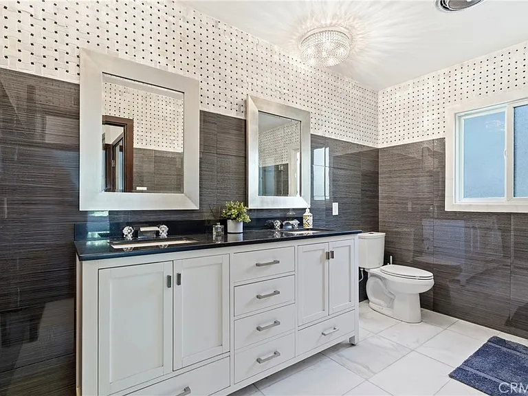 5836 Winnetka Ave — Photo 9
