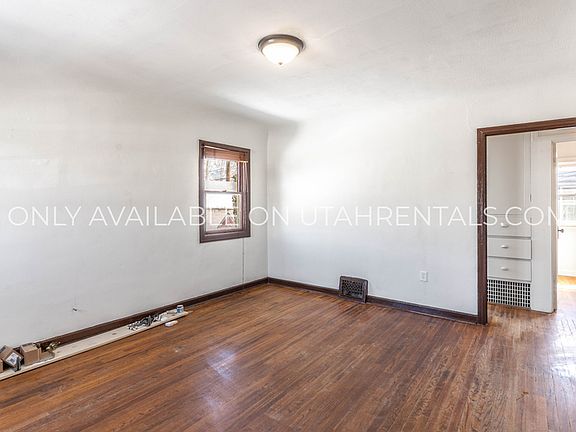 5th image of 1506 E Redondo Ave
