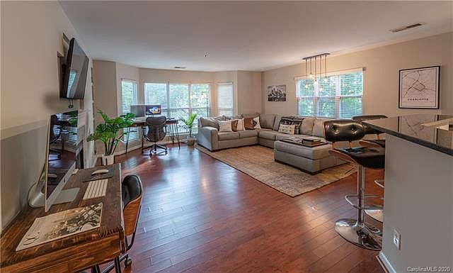 1st image of 509 Graham St #2A