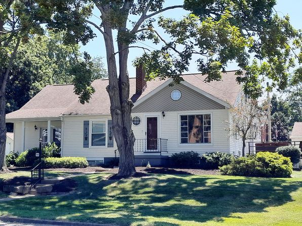 884 W College Rd