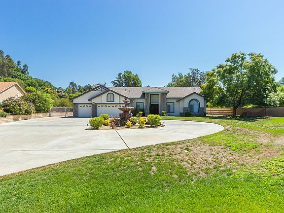 4th image of 42014 Avenida Sonoma
