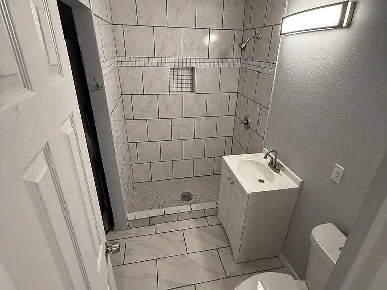 155 Canton — Photo 8